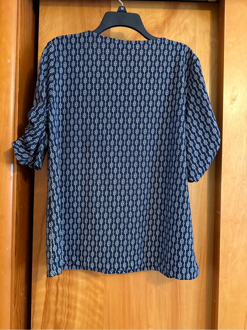 Ann Taylor Navy Chain-Print V-Neck Blouse - Picture 2 of 5